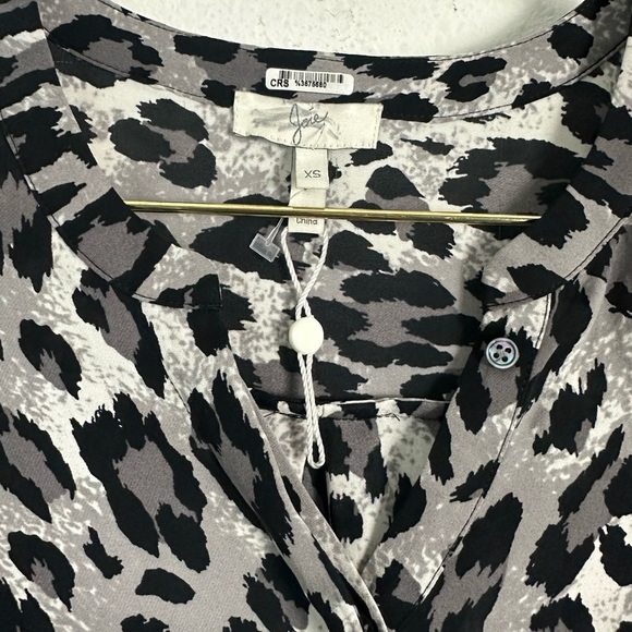 NEW Joie Purine Leopard Print Silk Blouse Size XS - Picture 4 of 6
